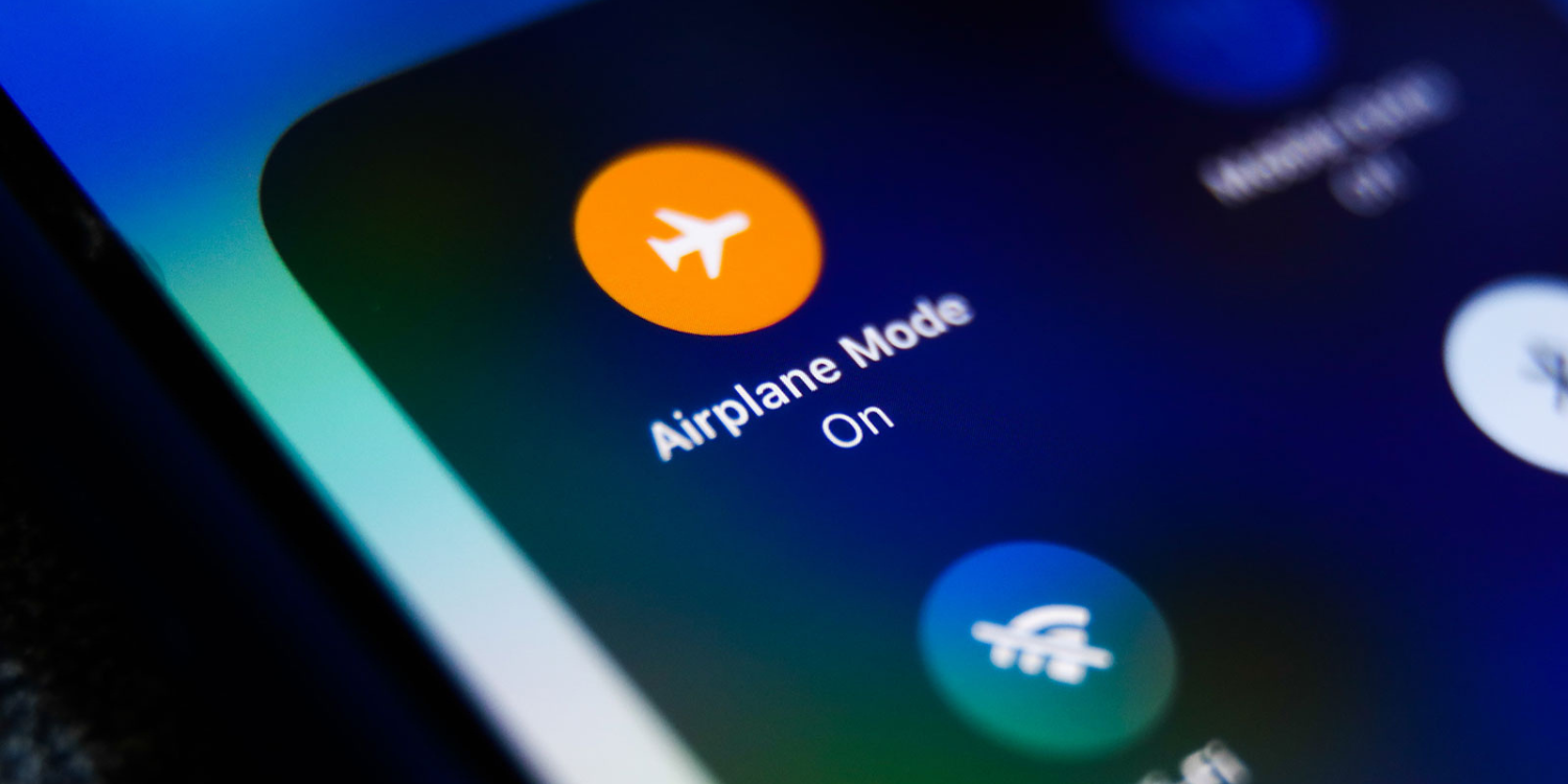 This Is the Real Reason Behind Putting Your Phone on Airplane Mode on Flights
