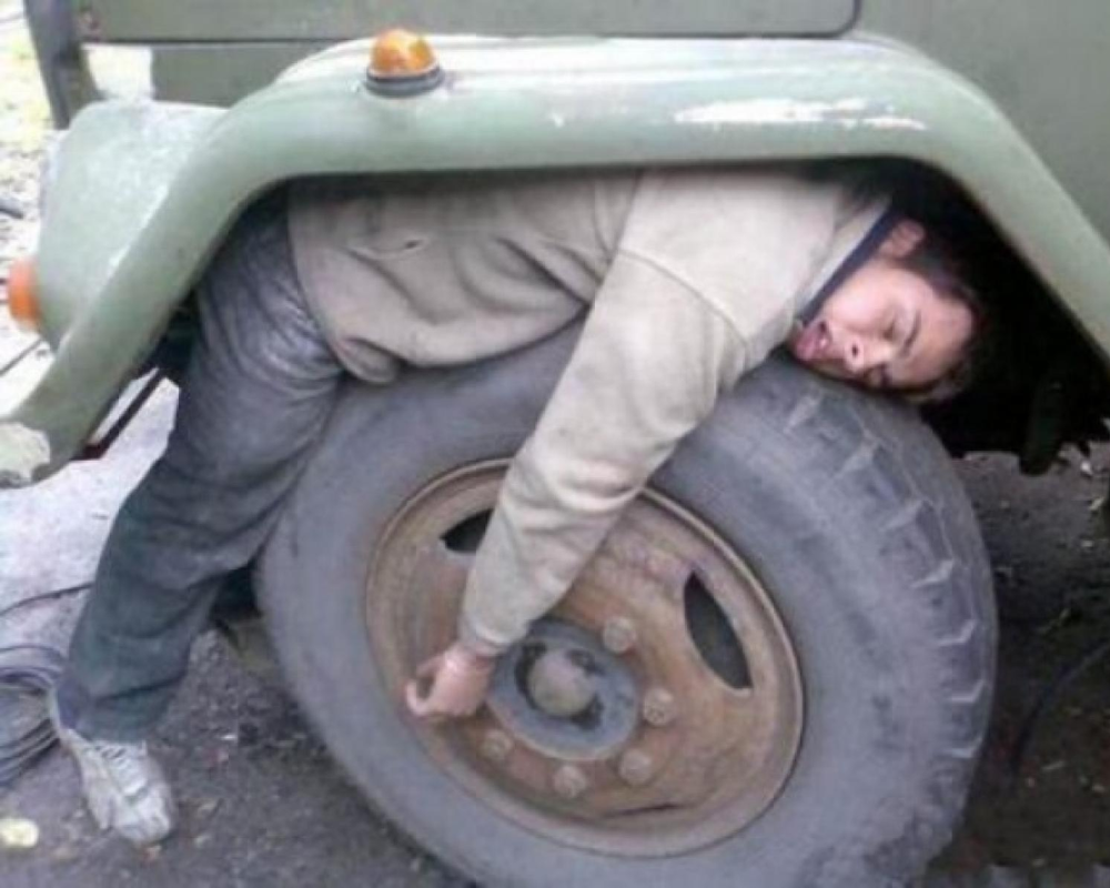 30 Hilarious Photos Of People Caught Sleeping In Funny And Uncomfortable Positions