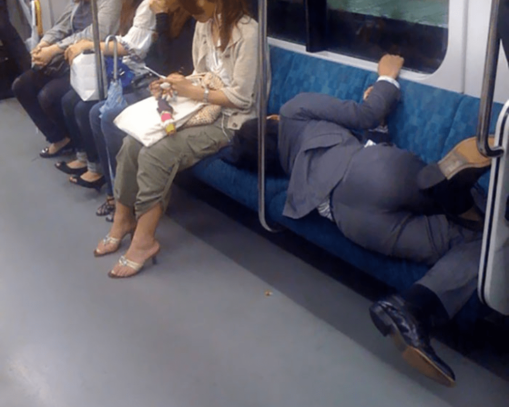 30 Hilarious Photos Of People Caught Sleeping In Funny And Uncomfortable Positions